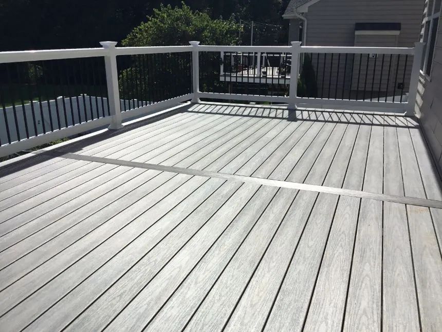 Low Maintenance Deck 100