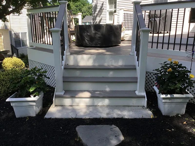 Low Maintenance Deck 106