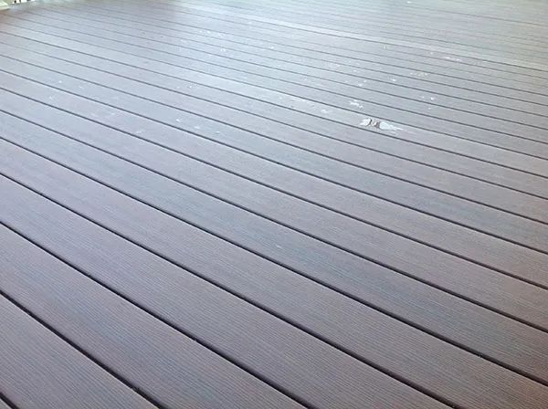 Low Maintenance Deck 22