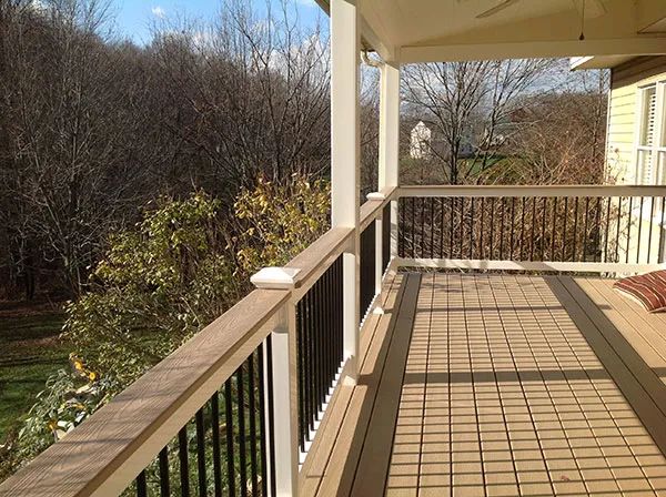 Low Maintenance Deck 70