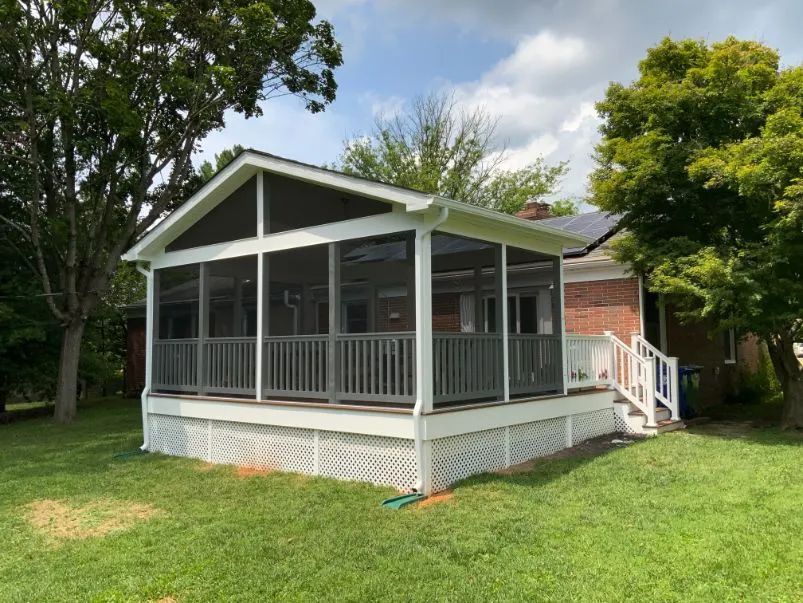 Screened Porch 30