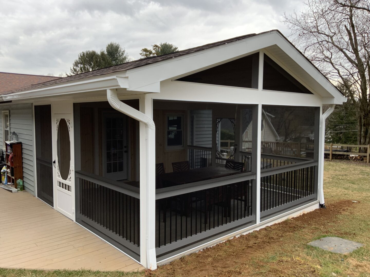 Screened Porch 33