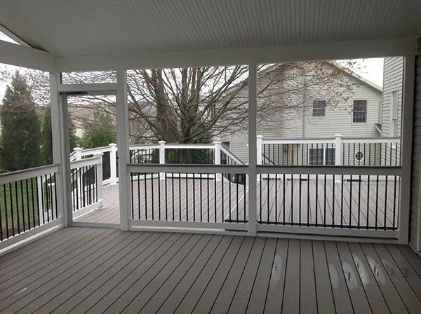 Screened Porch 4